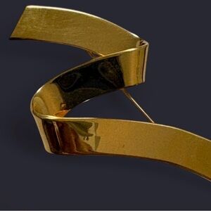 Monet Gold Ribbon Brooch 80s vintage textured on the back